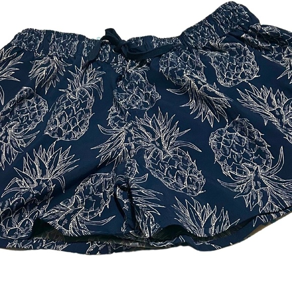 Lauren James Navy Athletic Pineapple Print Shorts size L - Picture 2 of 2